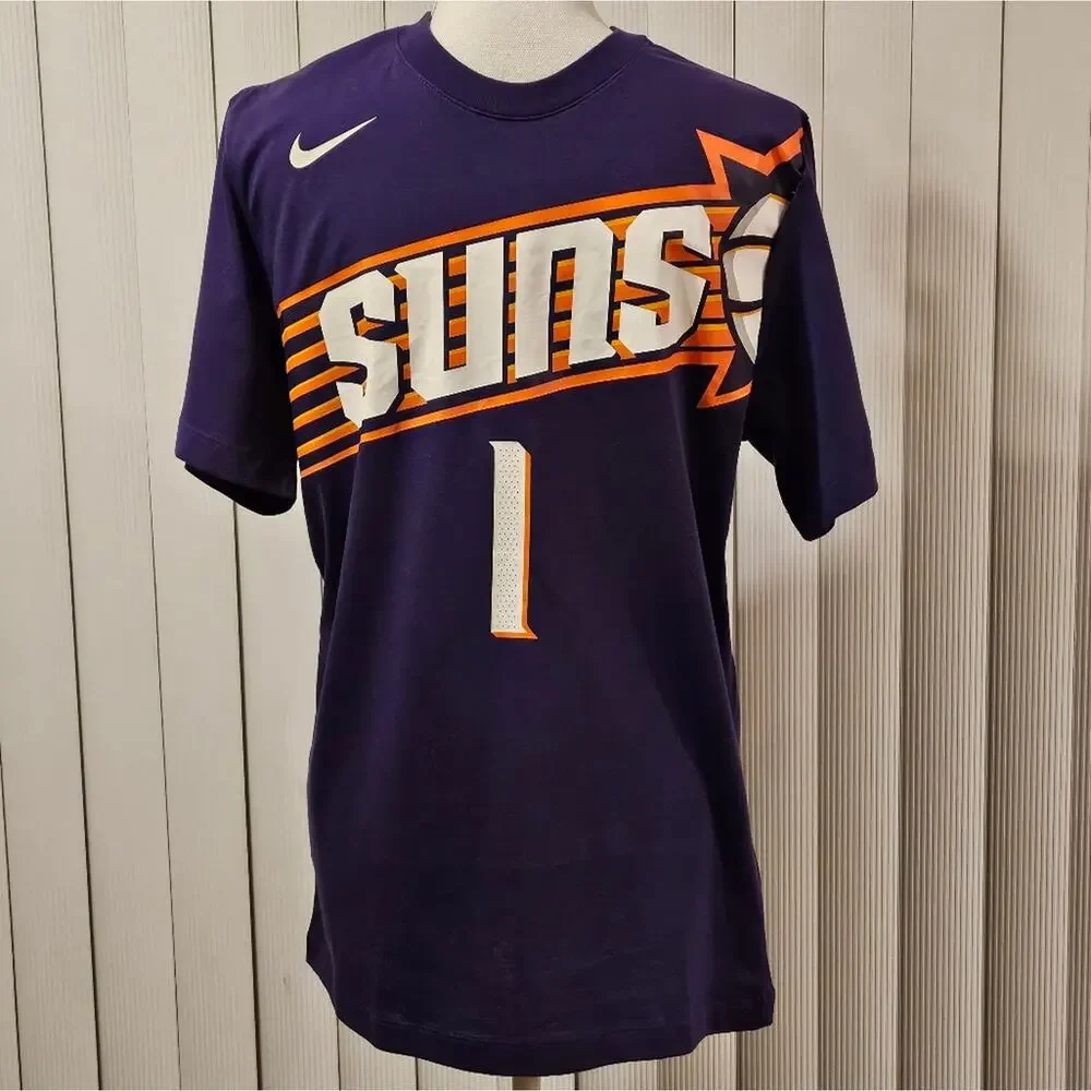 NIKE PHOENIX SUNS 2022-23 DEVIN BOOKER T-SHIRT – SIZE SMALL – PURPLE – NWT